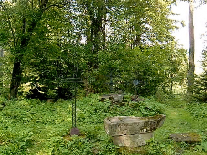 Beniowa - stary cmentarz