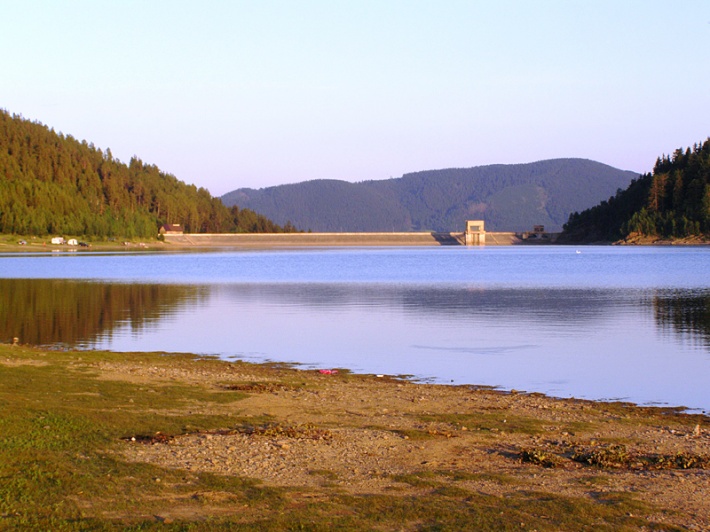 Jezioro Bukowskie - niskie i wysokie brzegi