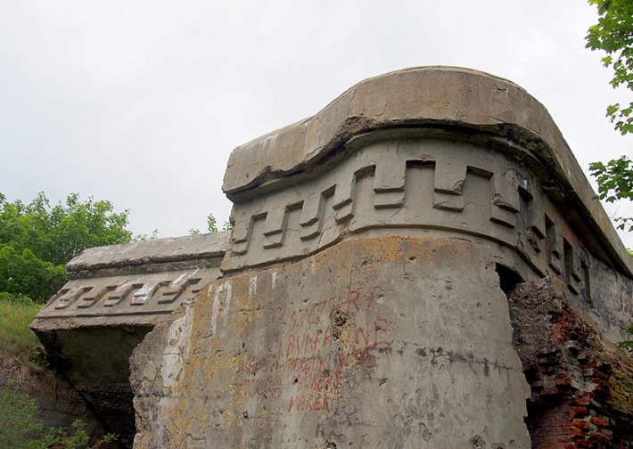 Twierdza Osowiec - ruiny fortu Zarzecznego