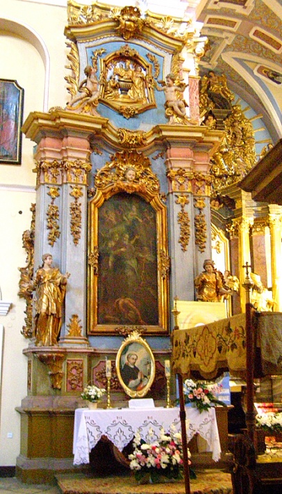 ołtarz św. Augustyna przy łuku tęczowym