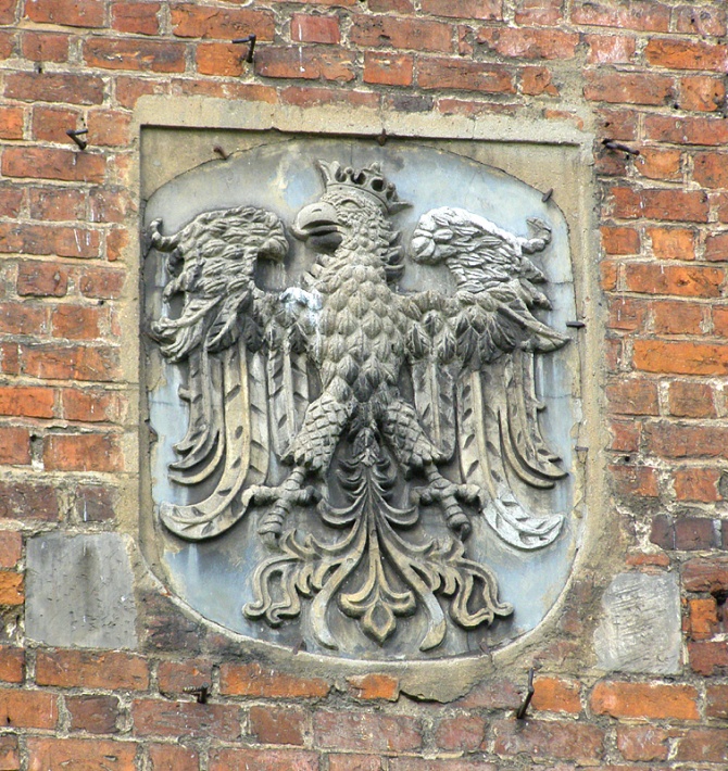 herb Jagiellonów na południowej elewacji zamku królewskiego