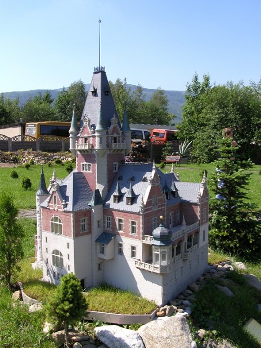 Park Miniatur Kowary - pałac w Bobrowie