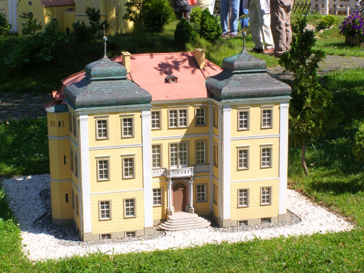 Park Miniatur Kowary - pałac w Łomnicy