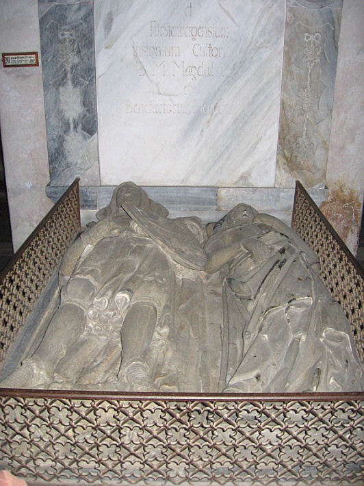 całopostaciowy nagrobek Bolka II ziębickiego i jego żony Jutty w kaplicy św. Marii Magdaleny