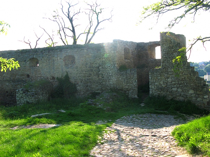 mury zamku górnego