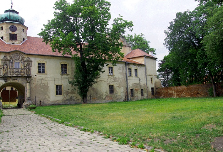 Głogówek - zamek Oppersdorffów, skrzydło wschodnie