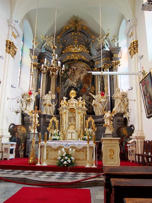 Głogówek - Sanktuarium MB Loretańskiej, ołtarz główny św. Franciszka z obrazem Józefa Luxa z Opawy, przedstawiającym Ekstazę św. Franciszka