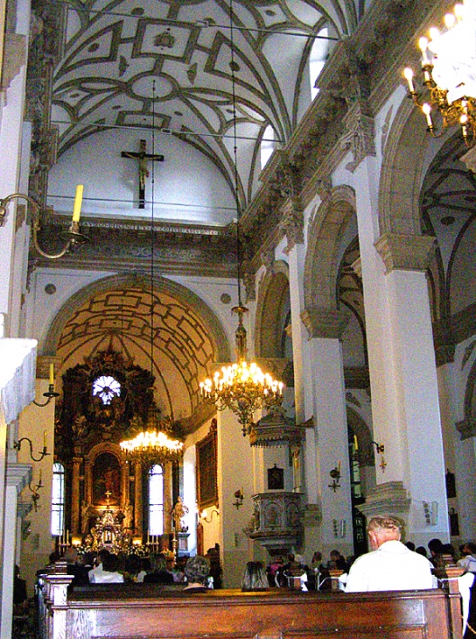katedra zamojska - wnętrze kościoła