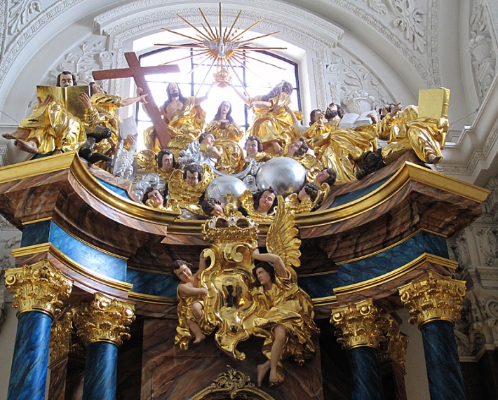 kaplica Literacka - zwieńczenie ołtarza