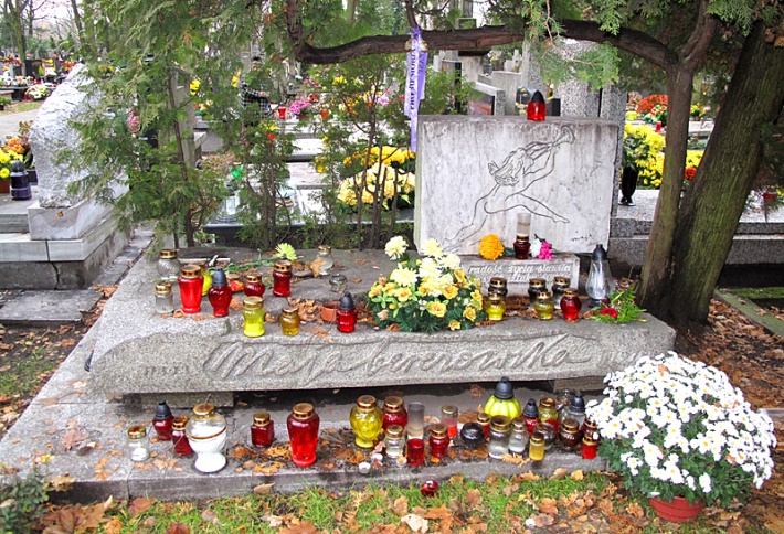 grób Mai Berezowskiej - malarki, graficzki, karykaturzystki, scenografki