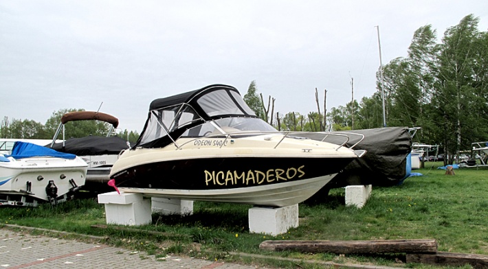Jezioro Zegrzyńskie - zimowy parking dla łodzi w Nieporęcie