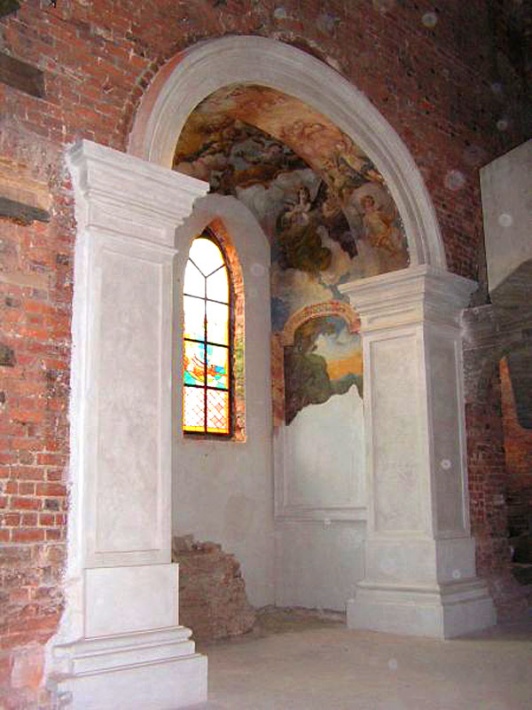 Głogów, kolegiata Wniebowzięcia NMP - barokowa arkada i freski w kaplicy św. Mikołaja