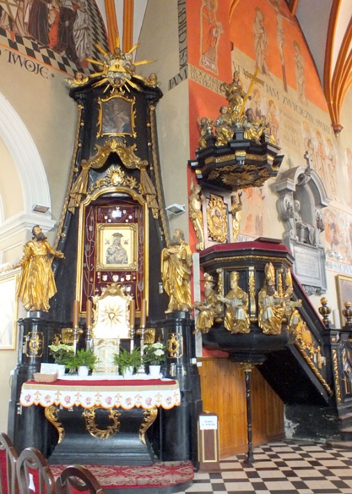 Piotrków Trybunalski - fara św. Jakuba, rokokowy ołtarz boczny MB Nieustającej pomocy