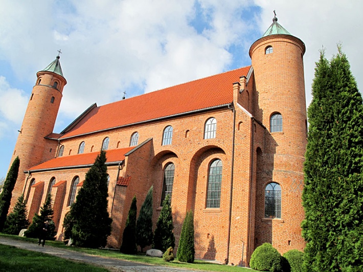 kościół obronny w Brochowie - elewacja południowa