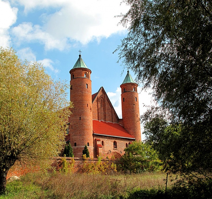 kościół obronny w Brochowie