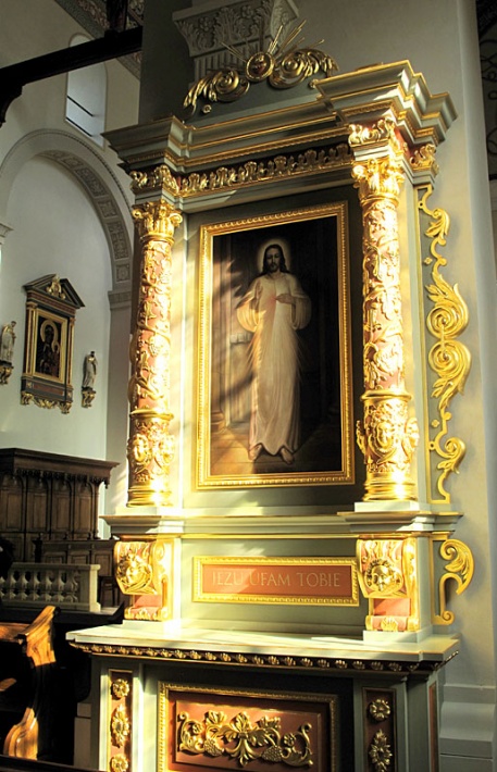 kościół obronny w Brochowie - manierystyczny ołtarz Miłosierdzia Bożego