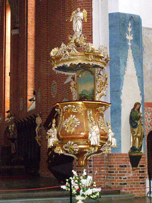Katedra świętych Janów w Toruniu - rokokowa ambona