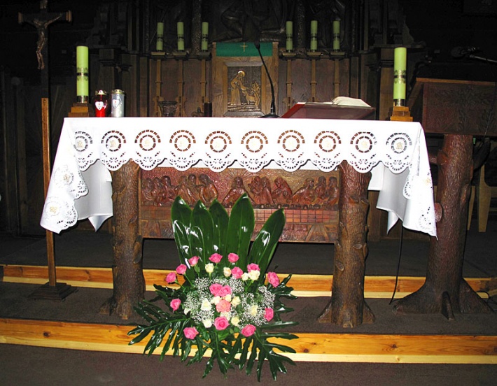 kościół prezydencki w Spale - ołtarz z płaskorzeźbioną Ostatnią Wieczerzą na antepedium