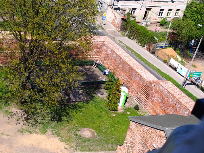 zabezpieczone mury zamku łęczyckiego