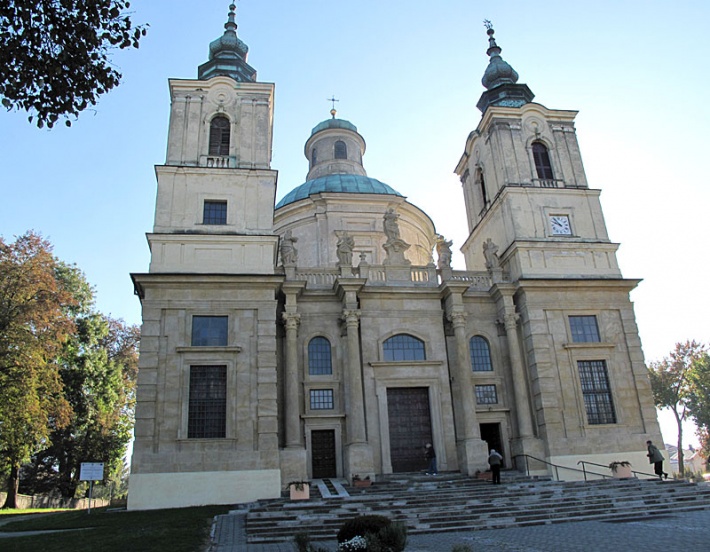 kościół św. Józefa w Klimontowie -fasada zachodnia