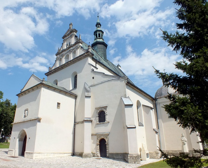 Kościół św. Jana w Pińczowie - elewacja południowo-zachodnia