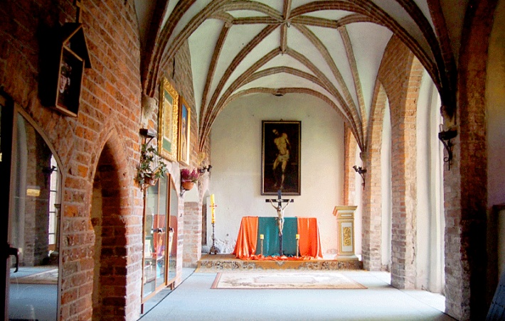 Kościół Marii Panny w Toruniu - kaplica w ocalałym fragmencie klasztornego krużganku zachodniego