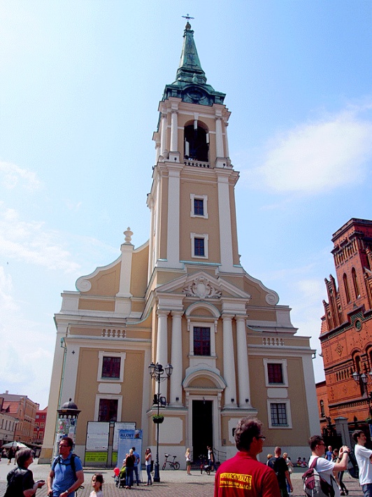 Toruń - kościół akademicki Ducha Świętego, elewacja wschodnia
