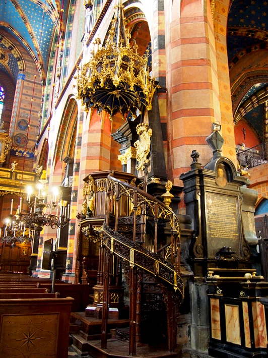 kościół Mariacki w Krakowie - neogotycka ambona