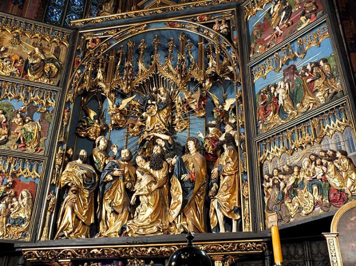 kościół Mariacki w Krakowie - otwarty ołtarz Mariacki