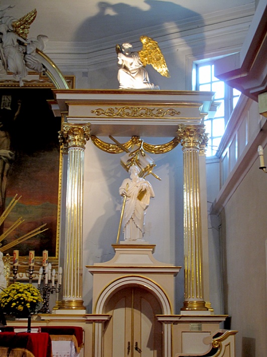 kościół NMP w Kampinosie - figura św. Pawła w ołtarzu głównym